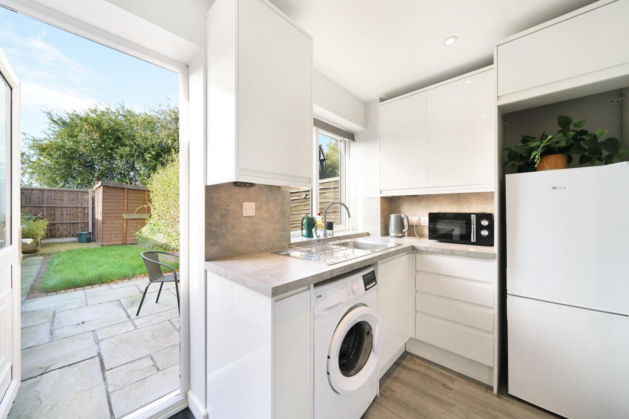 Cosy Corner In Aylesbury Near Stoke Mandeville Hospital & Town Centre With Private Parking Esterno foto