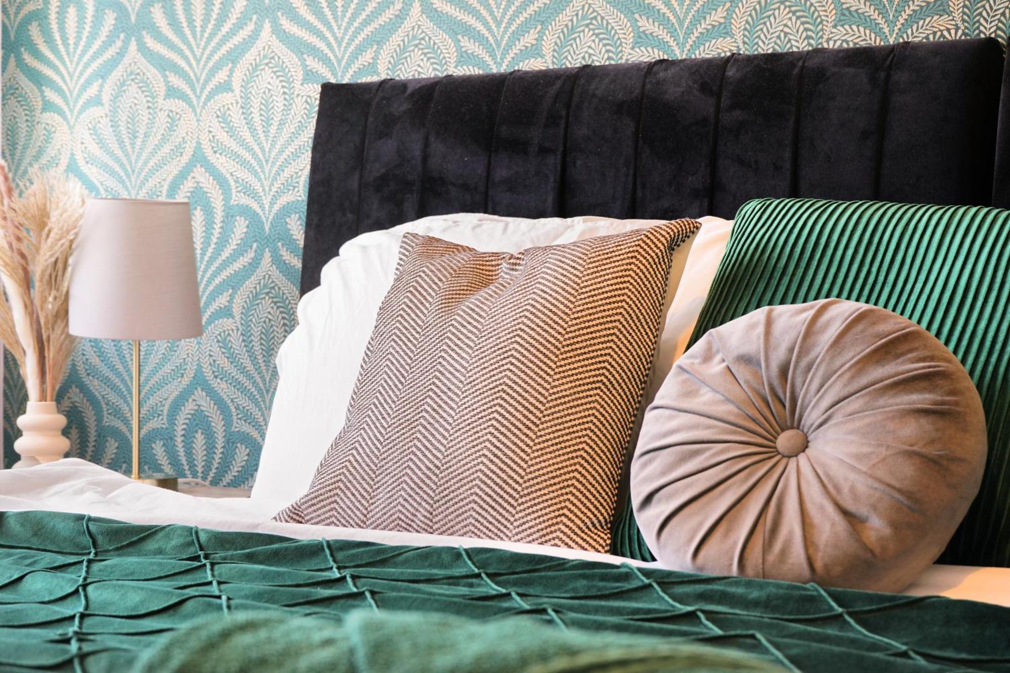 Cosy Corner In Aylesbury Near Stoke Mandeville Hospital & Town Centre With Private Parking Esterno foto
