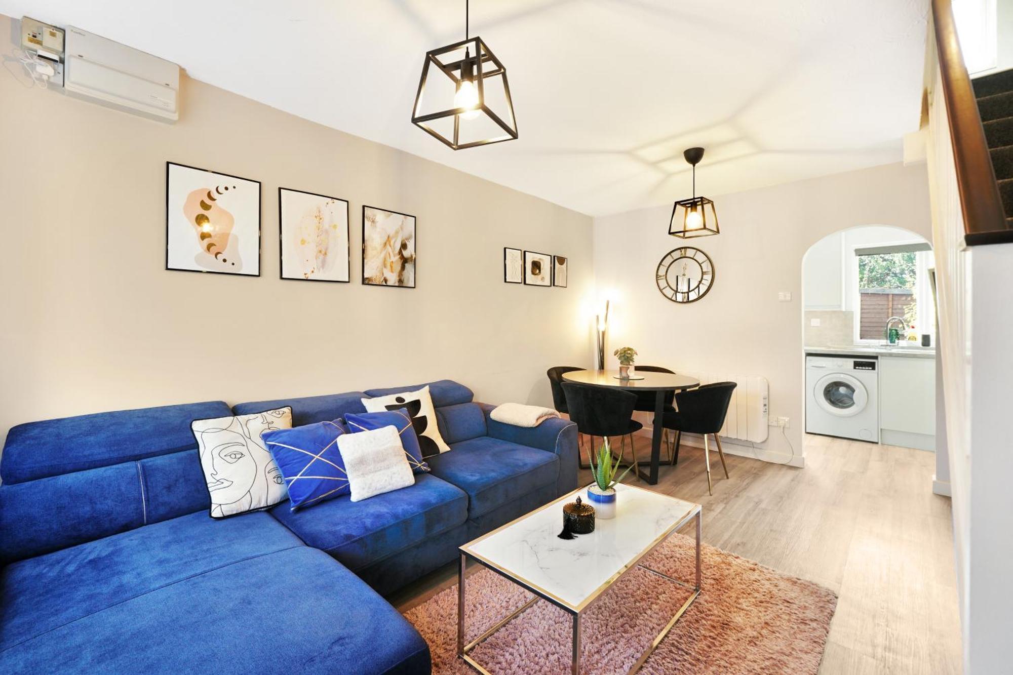 Cosy Corner In Aylesbury Near Stoke Mandeville Hospital & Town Centre With Private Parking Esterno foto