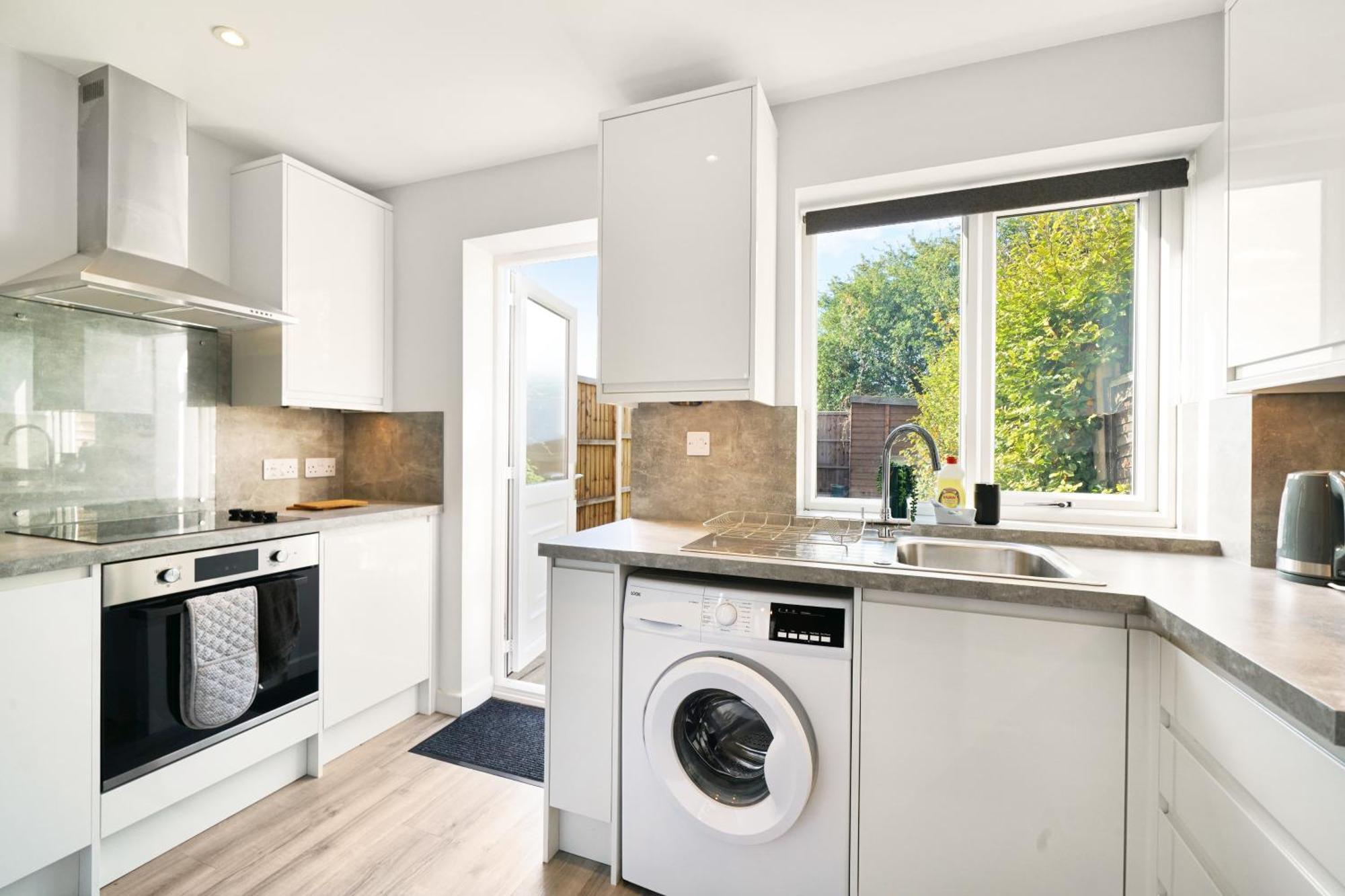 Cosy Corner In Aylesbury Near Stoke Mandeville Hospital & Town Centre With Private Parking Esterno foto